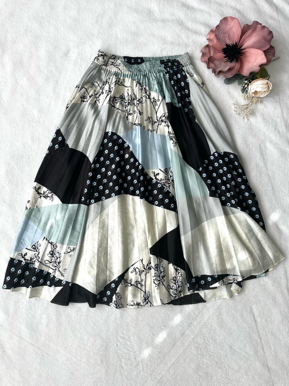 Club Monaco Elasticated Slip Pleat Midi Skirt Size Medium